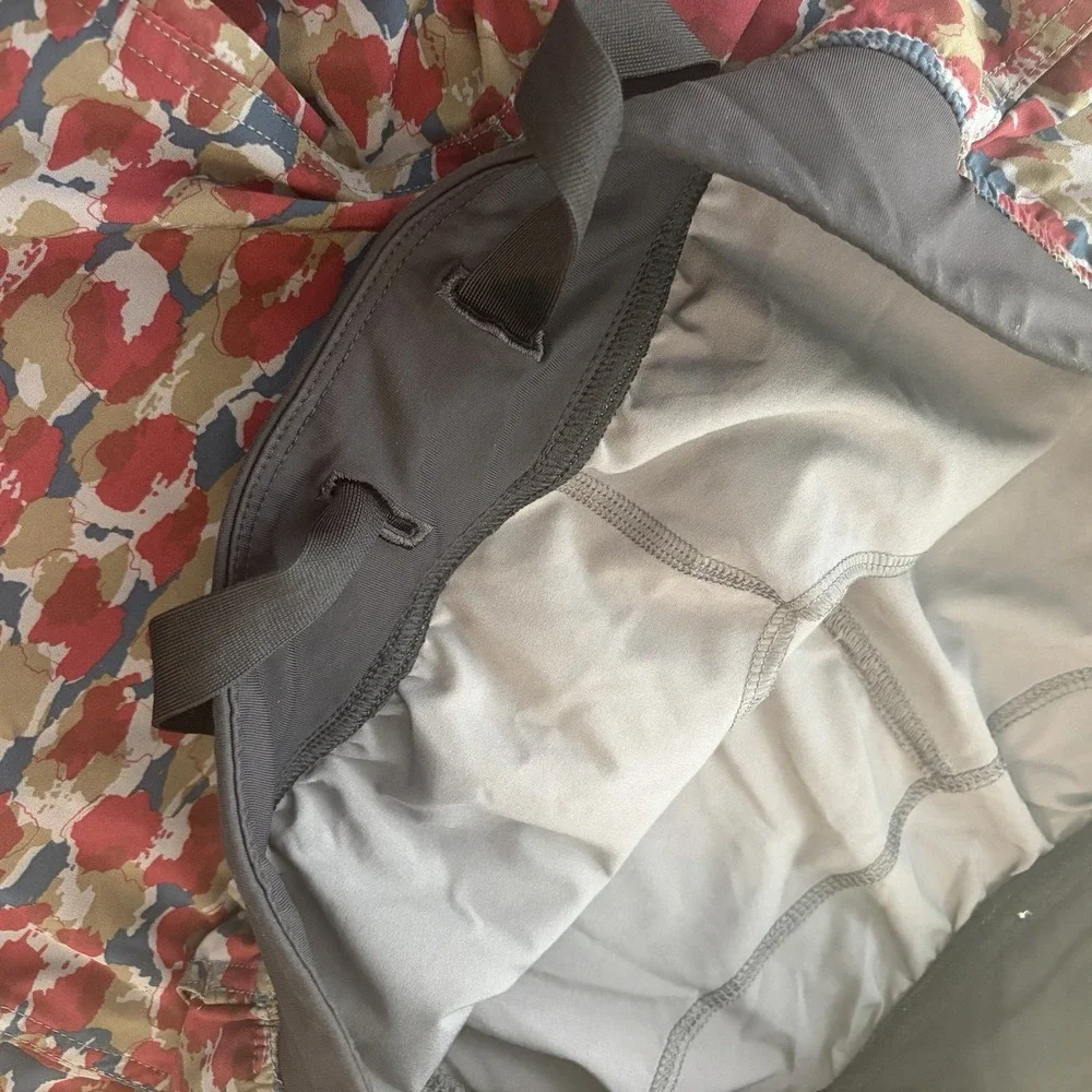 Lululemon Shorts Mens Medium T.H.E. Short Drawstring Athleisure 12